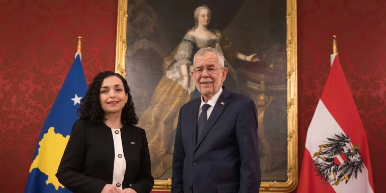 Presidenti austriak e mbështet liberalizimin e vizave për Kosovën