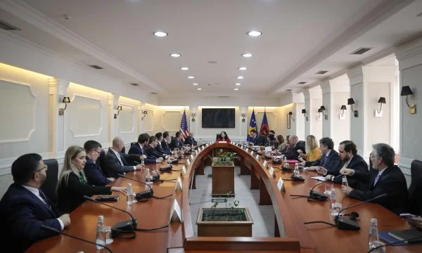 Presidentja Osmani takon përfaqësues të ambasadave amerikane të rajonit në Kosovë
