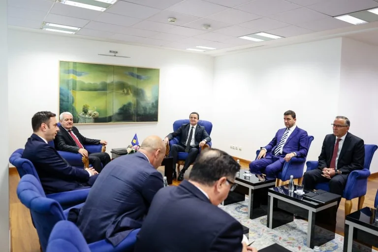 Tahiri kallëxon çka i kishte thënë Haradinaj pasi e lëshoi takimin me Kurtin