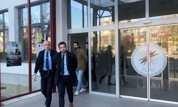 Lirohen Rron Gjinovci dhe Dibran Hoxha
