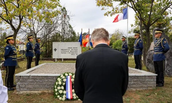 Kush e futi Ushtrinë e Kosovës në këtë grackë: Nderime ushtarëve serbë që pushtuan Kosovën