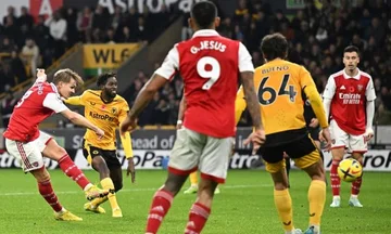 Arsenal führt mit plus 5 Punkten über Stadt