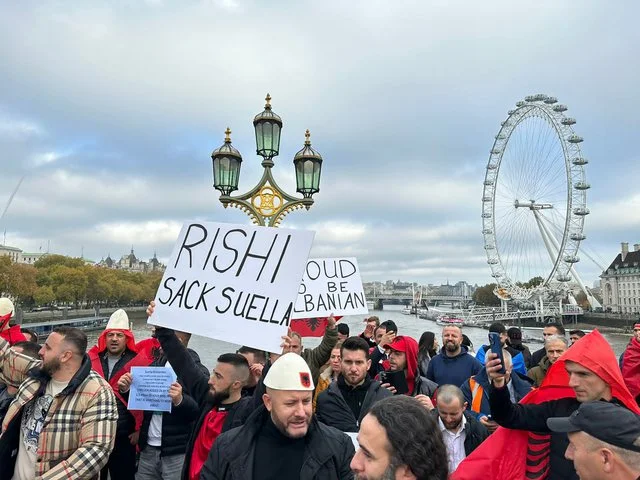 Ish-deputeti i PE’së për protestën e shqiptarëve në Britani: Kjo që po ndodh është turp