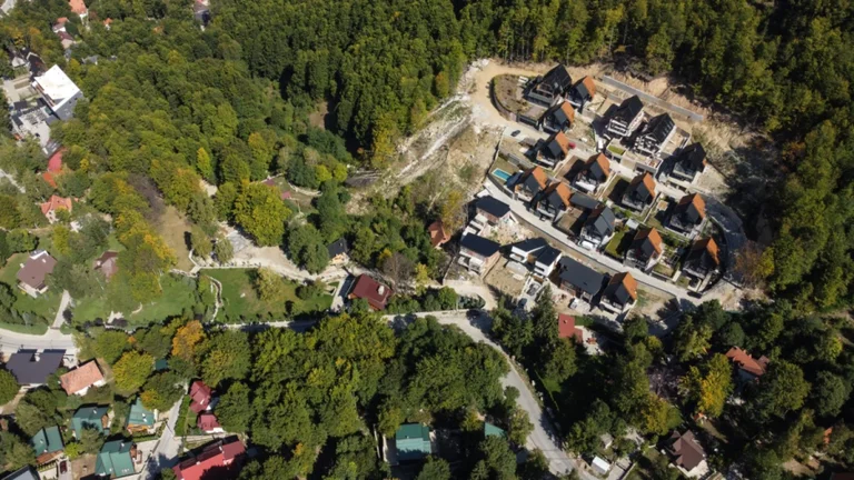 ‘Gjyqtar Maliqi, pronar i një ville, i kërkoi gjyqtarit tjetër ta refuzojë sekuestrimin’