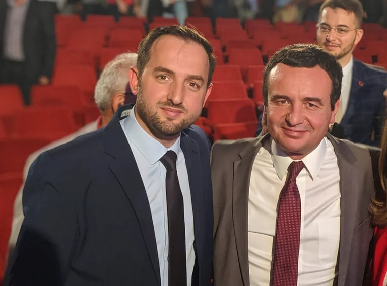 Projekt-kodi civil “mollë sherri” në VV: Shkarkohet nga dega Visar Korencia