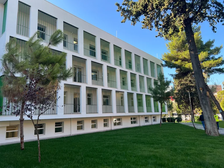 Alb-Architect dizajnon renovimin e Spitalit të Infektivës në Tiranë