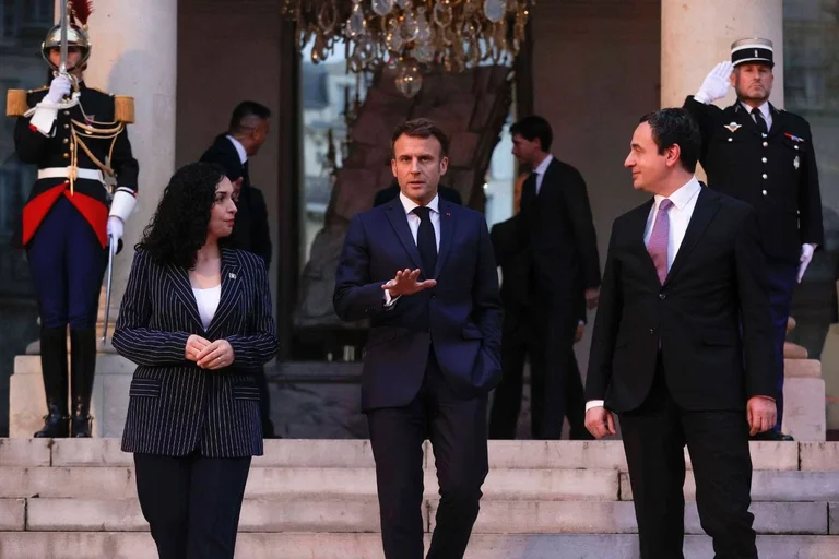 Me Osmanin në Elysee për ta takuar Macronin, Kurti tregon çfarë diskutimi kishin me presidentin francez