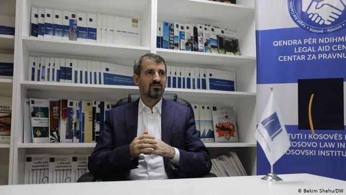 Miftaraj: Nëse gjyqtarët serbë nuk kthehen në punë, të gjitha rastet kthehen në pikën zero