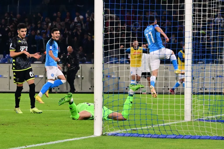 Dies Neapel kann nicht aufhören, den nächsten Sieg in Serie A sichern