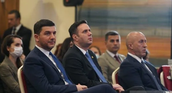 Kurt heute trifft Oppositionsführer