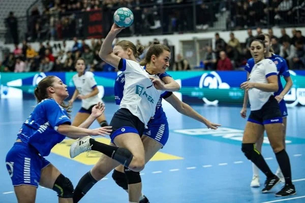 Kosovo Handballspieler zum historischen Erfolg