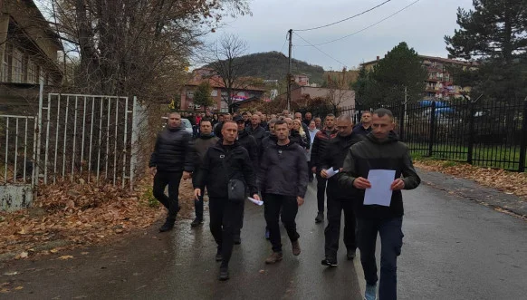 Oficiales de policía serbios en el norte entregan sus renuncias a la comisaría