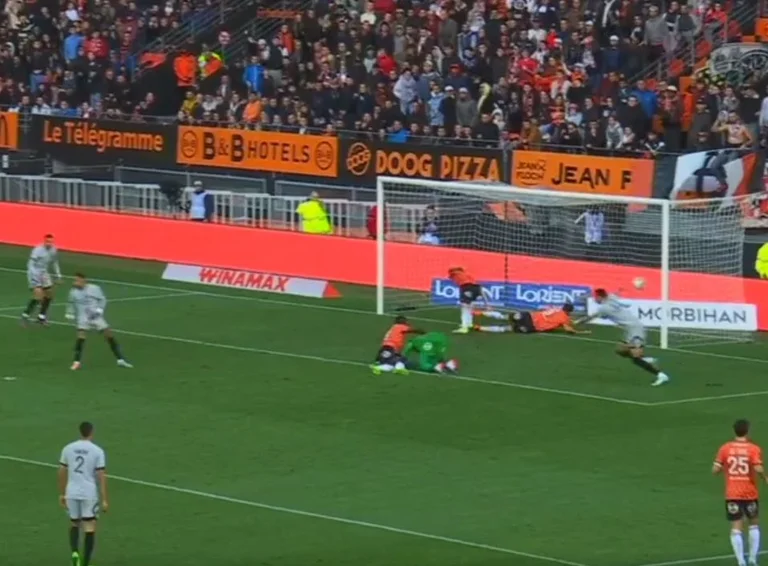 Neymar éagit '%s' quattro giocatori Lorient e segna un gol bellissimo