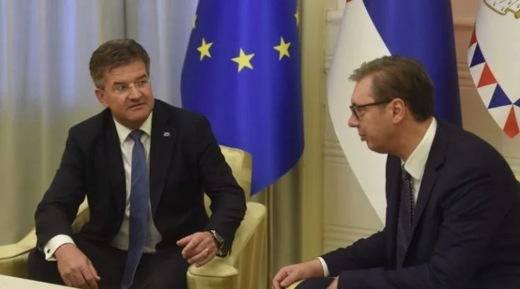 Vuçiq: Bisedime jo të lehta me Lajçakun dhe Escobarin, do të takohemi sërish pas orës 22:00
