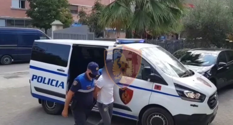 La police albanaise arrête Serbe de Ferizaj, son extradition vers la Serbie attendue