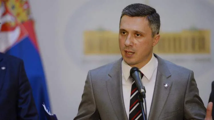político serbio: Brnabyq en Berlín reconoció Kosovo y por eso, procesado