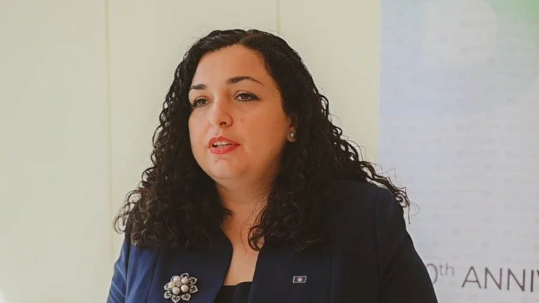 Vjosa Osmani flet për Specialen, i përmend disa ‘veprime të individëve pas luftës’