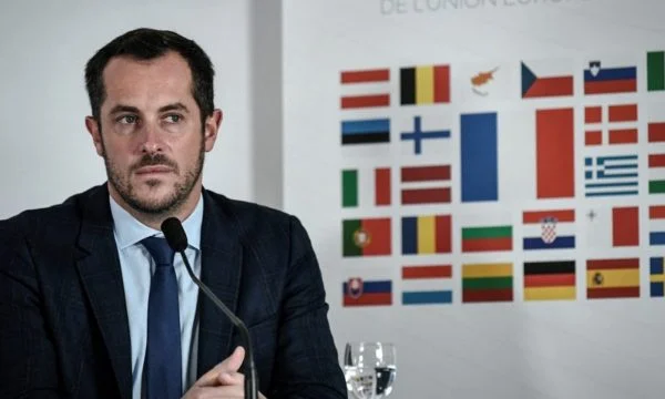 Albania pidió al EP que disciplinara al Eurodeput francés utilizando idiomas horribles para Kosovo y el KLA