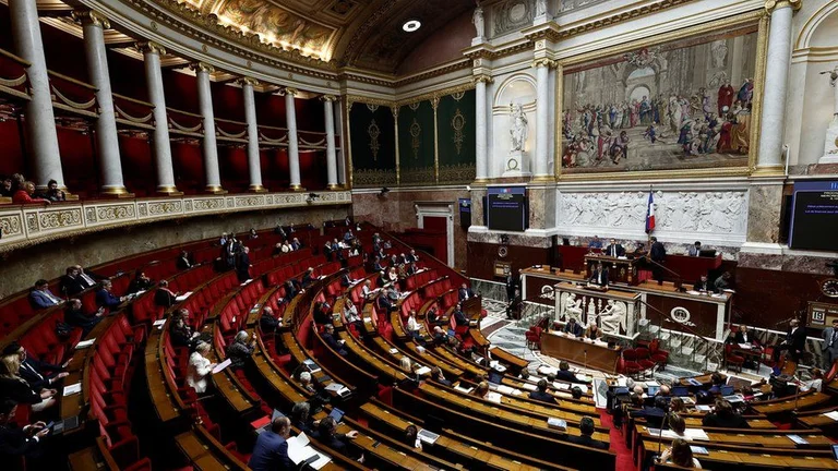 Le racisme au Parlement français : le député demande le retour en Afrique