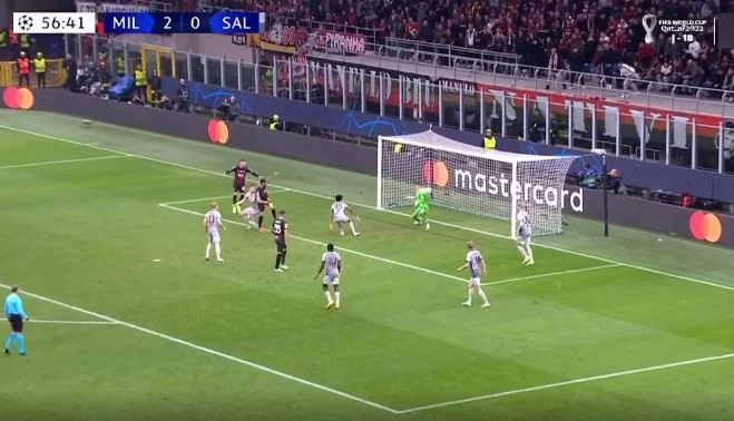 Giroud semble sceller la victoire de Milan et se qualifier, marque le troisième but