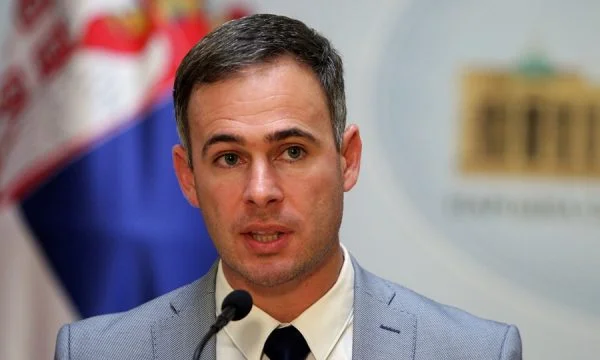político serbio: Vucinq está haciendo espectáculo, se está preparando para entregar a Kosovo