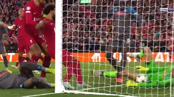 “Es explodiert” Mo Salah markiert Neapel am Ende des Treffens