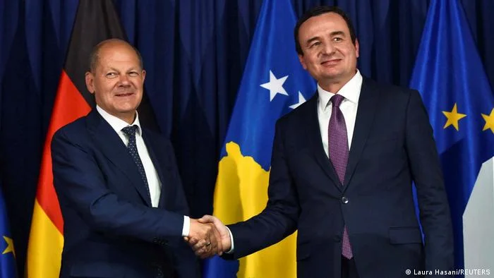 Kurti firma tre accordi nel Processo di Berlino
