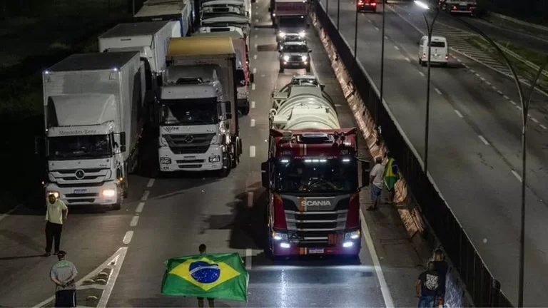 Bolsonaro Unterstützer Block Roads in Brasilien