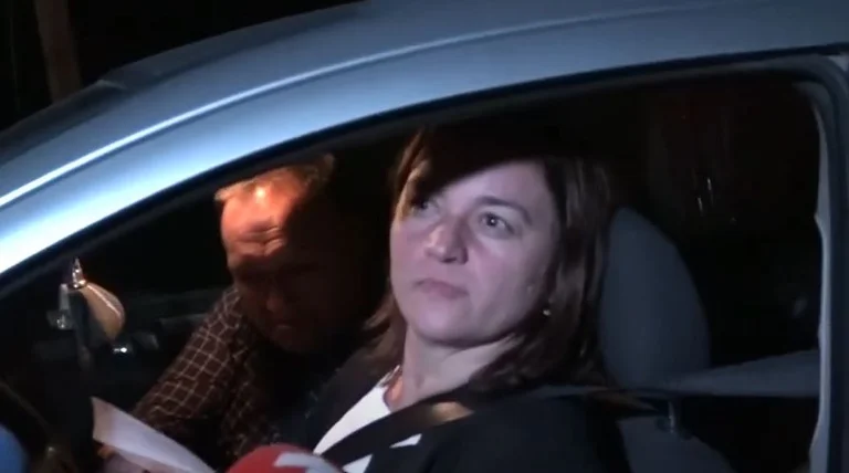 Spricht den Serben, der den ersten Reproof erhielt: Ich plane nicht, mein Auto in RKS zu registrieren