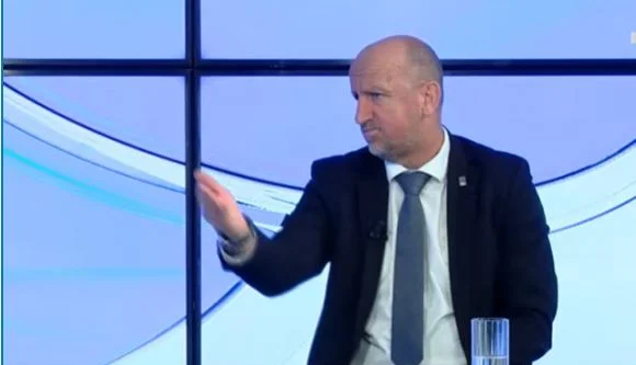 Albanian activist to the north says more emergency ahead of plates