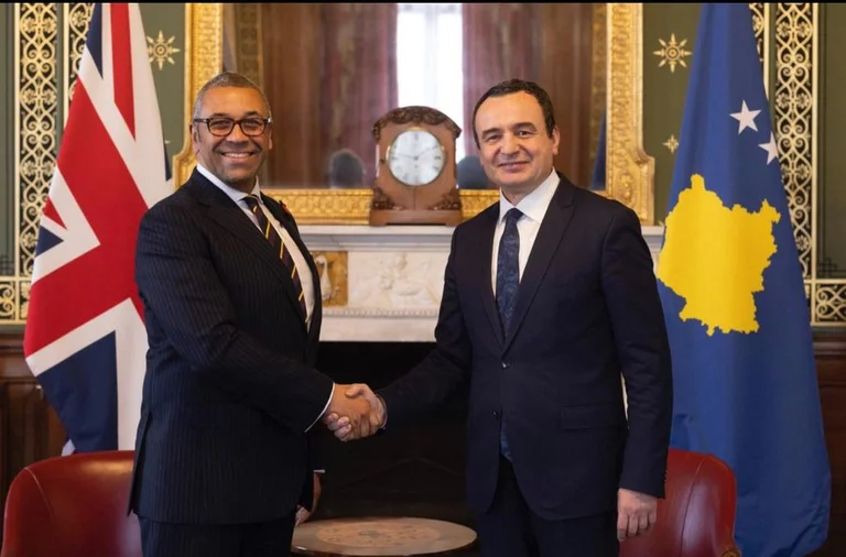 Kurti est attendu par le ministre des Affaires étrangères du Royaume-Uni Cleverly