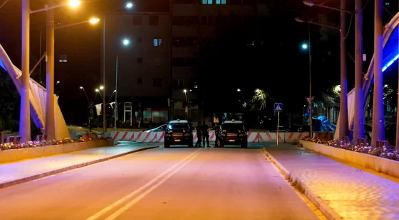 Unità speciale lascia il ponte a Mitrovica