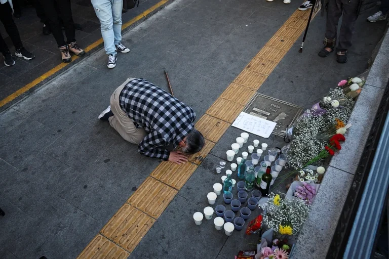 Schwarz Südkorea Fragen zur tödlichen Katastrophe in Seoul