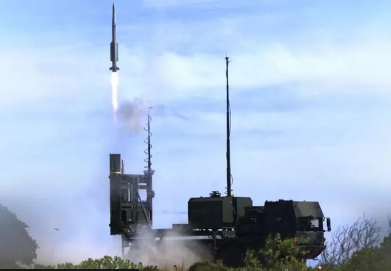 Ucraina sostiene l'esercito russo ha perso più di 7.000 soldati dalla guerra