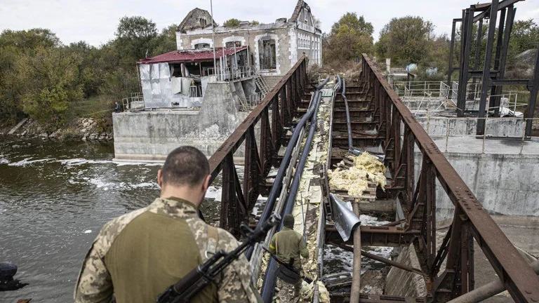 Russia completes evacuation of residents from Kherson, heavy battle expected against Ukrainian forces