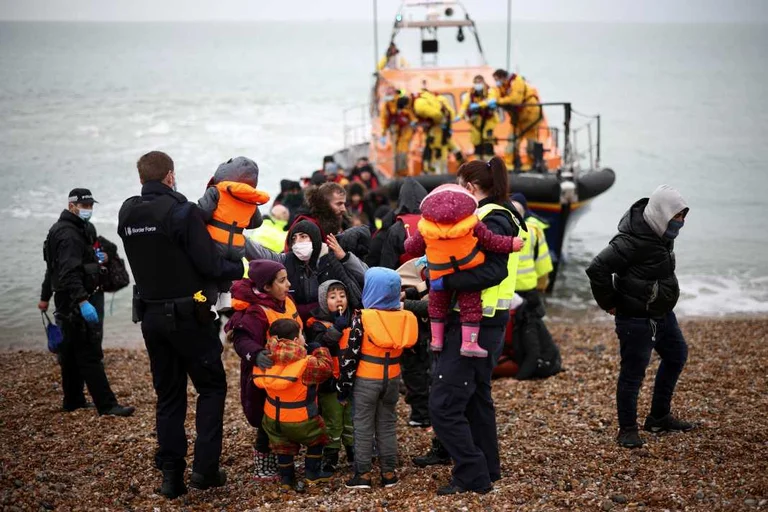 Zwölftausend Albaner gingen illegal auf kleine Boote nach Großbritannien