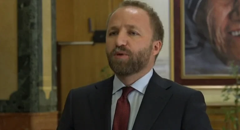 PDK: Albin Kurti prishi ditën solemne, me fjalimin në Kuvend e denigroi shtetin e Kosovës