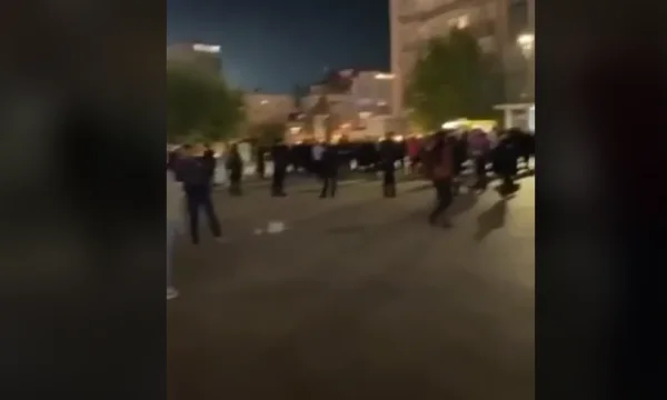 Conflitto tra i tifosi a Pristina, prima della partita balcanica- Slavia Praga