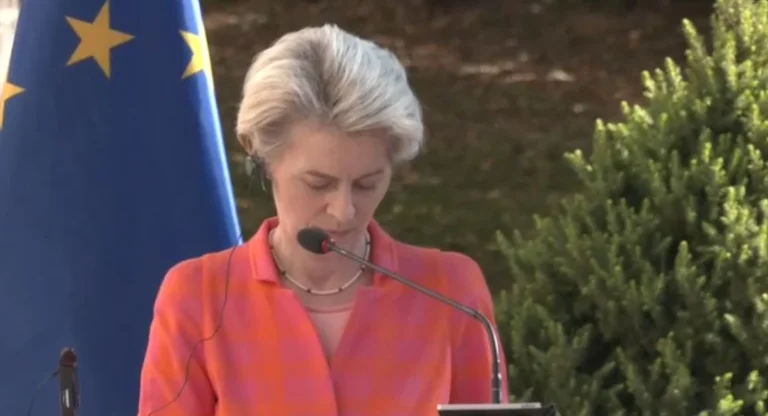Von der Leyen für die Lizenzplatte Zeit: Die Regeln sind klar und müssen in jedem Staat erfüllt werden