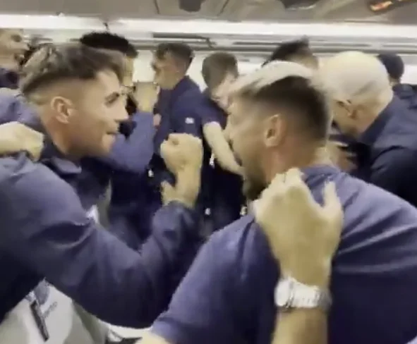 Porto players with crazy parties on the plane when Atletico lost a penalty at the end of the match