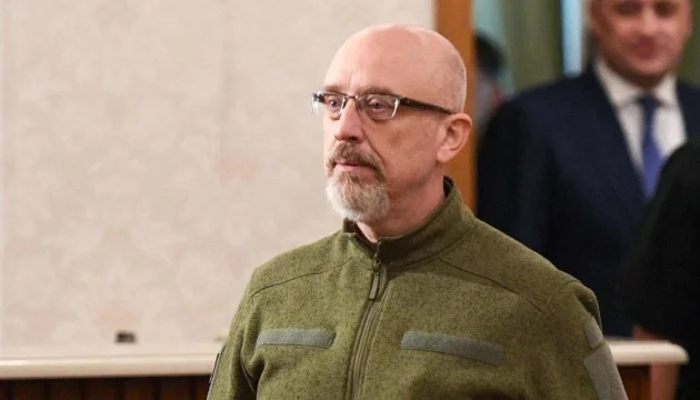 ukrainischer Verteidigungsminister: Ich glaube nicht, Putin wird Atomwaffen verwenden.