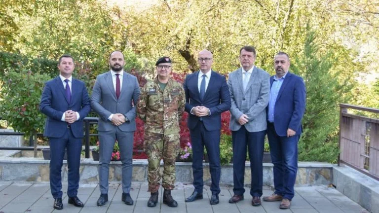 Targat / Serbische Liste Treffen mit KFOR Commander