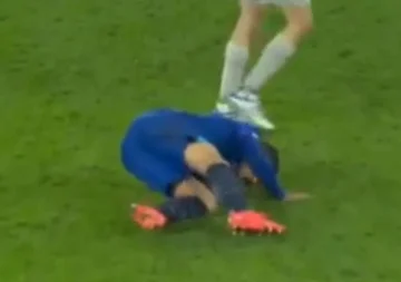 Das schwere Material war der Moment im Video, als Theago Silva am Salzburger Treffen seinen schlechten Hals verletzte.