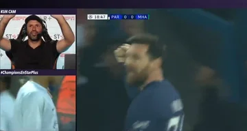 == Weblinks ==== Einzelnachweise == Aguero Reaktion, wenn Messi zwei Ziele markiert ist episch
