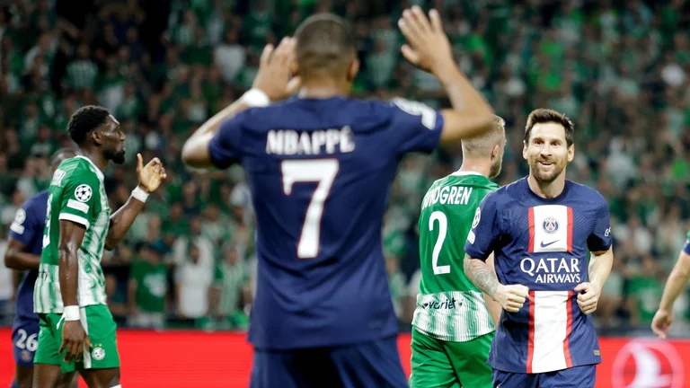Offizielle Formationen: Paris SG ) Maccabi Haifa