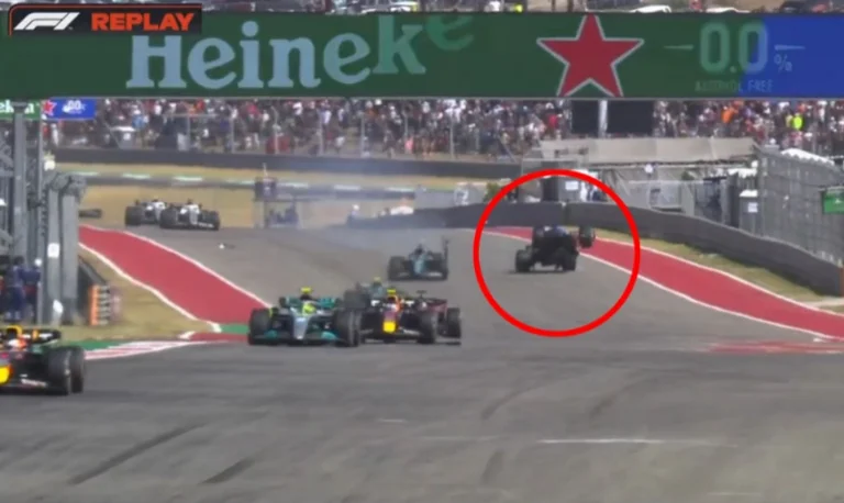 Il arrive sur une vidéo avec une terrible attaque d'Alonso aux États-Unis, conduisant 180 km/h.