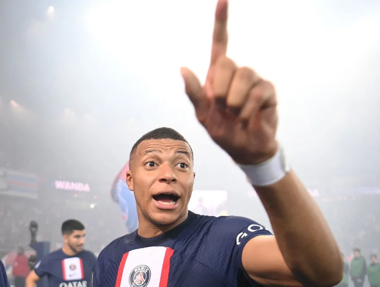 PSG verweigert Nachrichten über den Wert von 360m Euro MbppE Vertrag für 3 Jahre