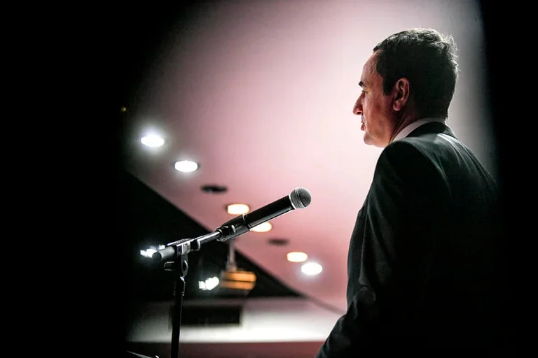 Come ha fatto Kurt ad ammettere di aver rubato il suo governo?