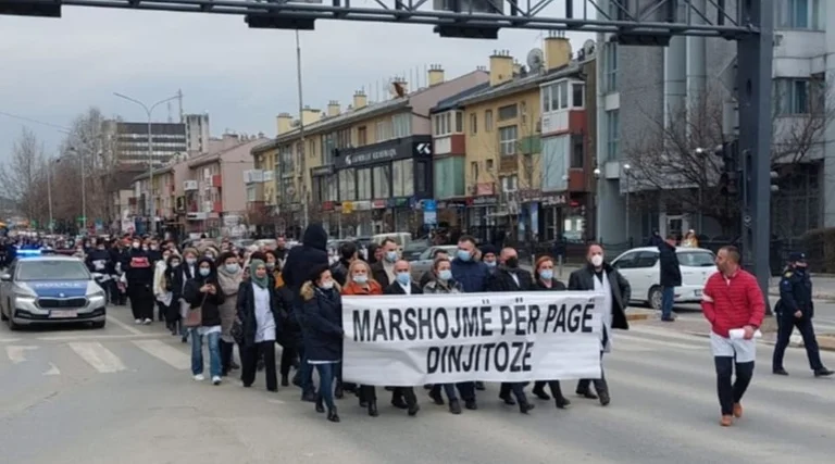 QKUK Union chiede al governo: Reflex, 1500 infermieri si stanno preparando a lasciare il paese nel prossimo anno