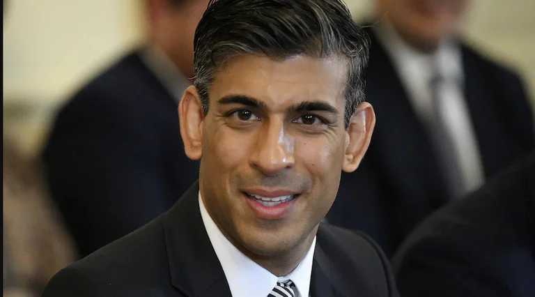 Rishi Sunak vuelve a correr para el primero de Gran Bretaña